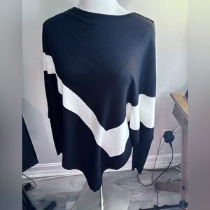 Peter Nygard Black and White Scoop Neck Pullover Sweater Small